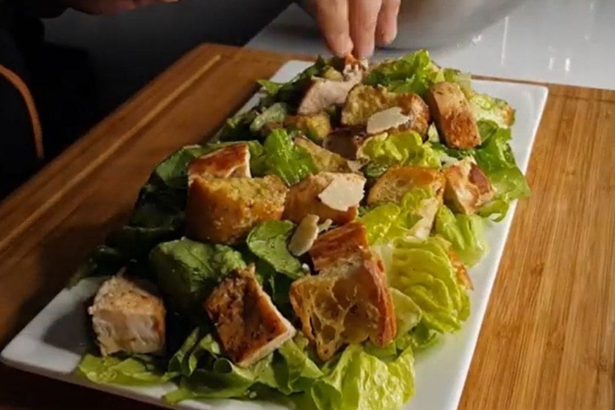 salade cesar au poulet​